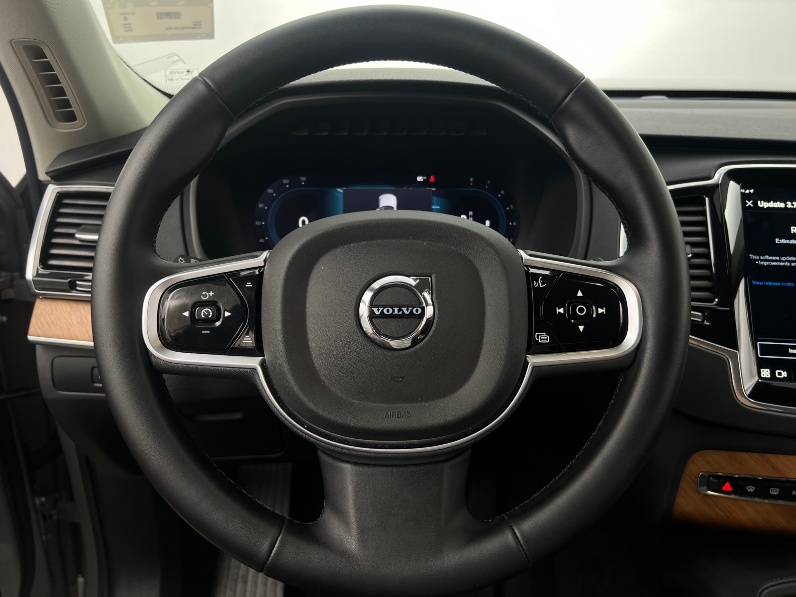 Thumbnail: 2025 Volvo XC90 - 4
