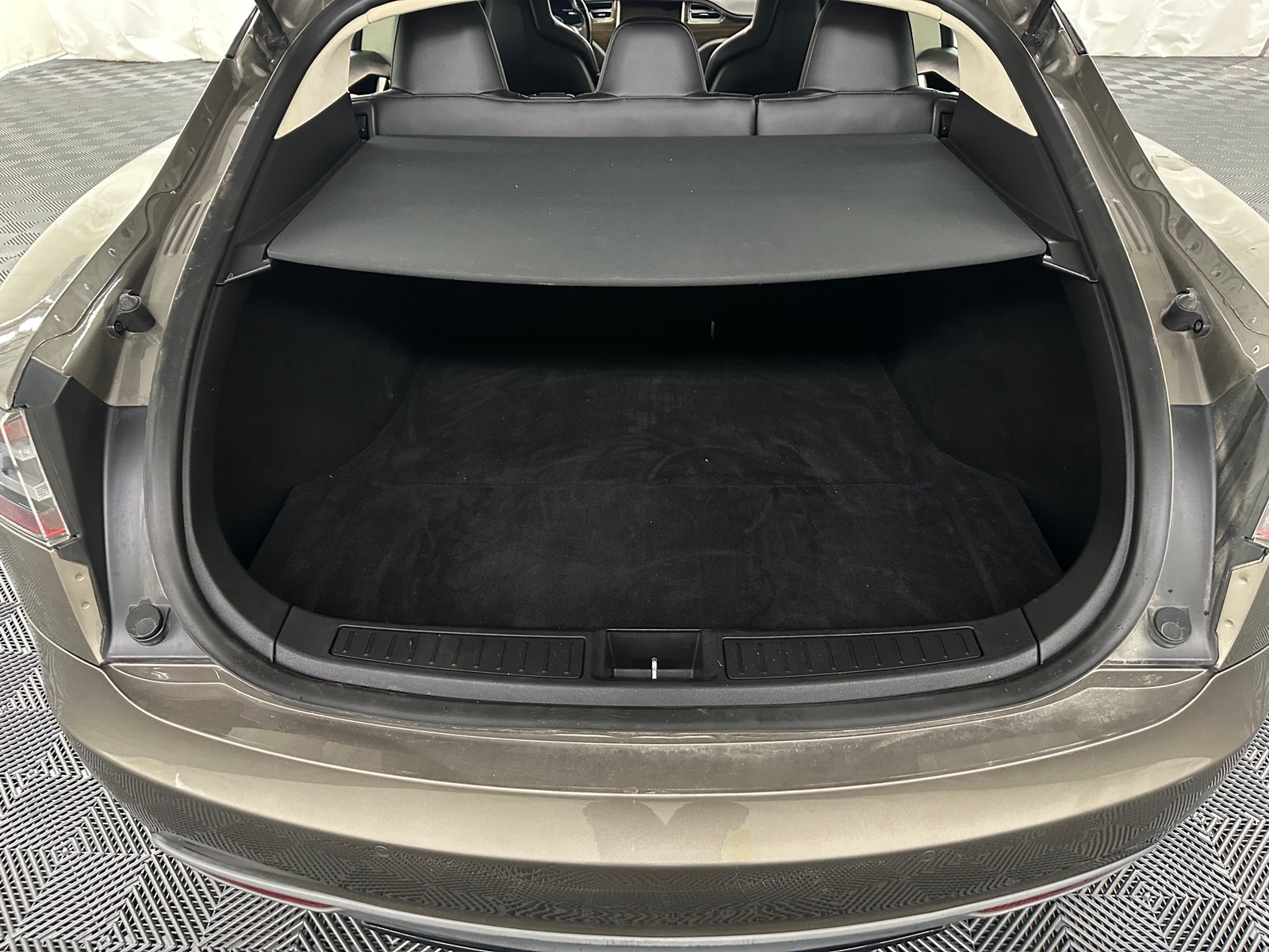 Thumbnail: 2015 Tesla Model S - 6