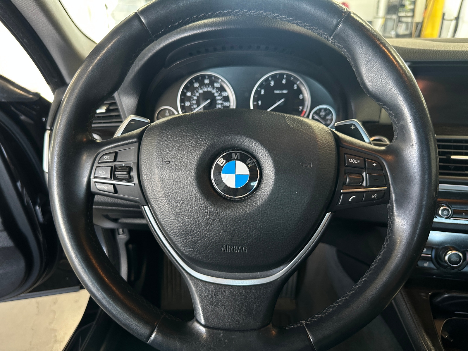 Thumbnail: 2016 BMW 5 Series - 4