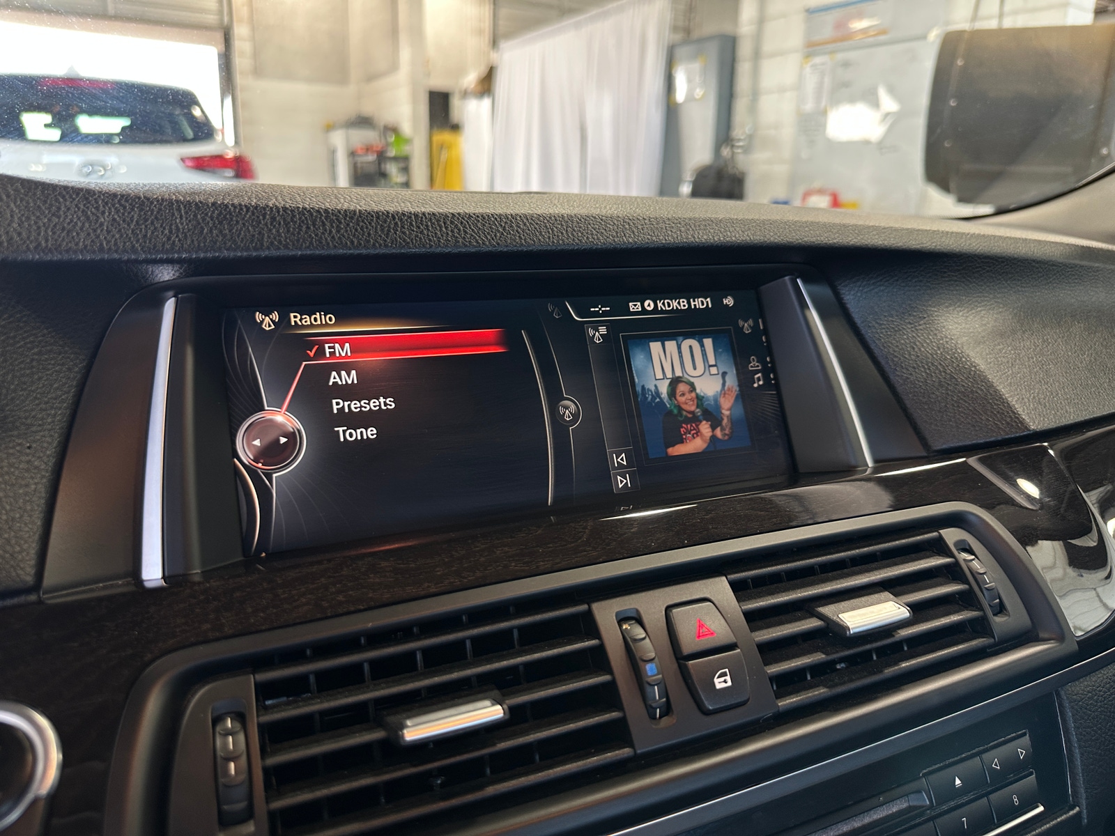 Thumbnail: 2016 BMW 5 Series - 3