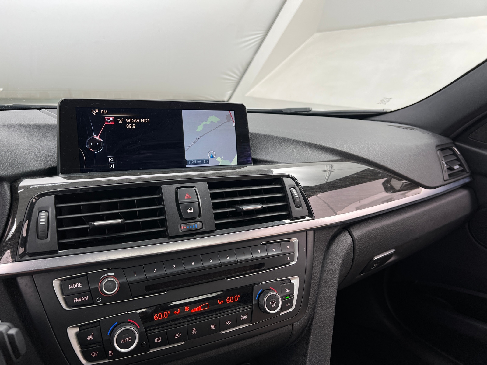 Thumbnail: 2015 BMW 3 Series - 3