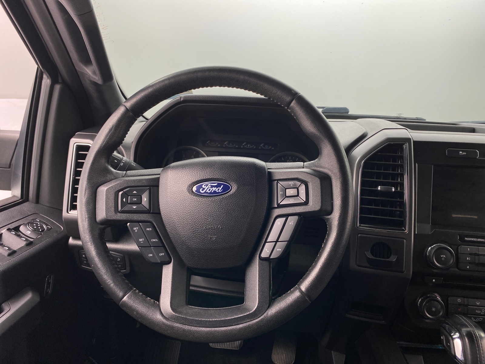 Thumbnail: 2018 Ford Econoline - 5