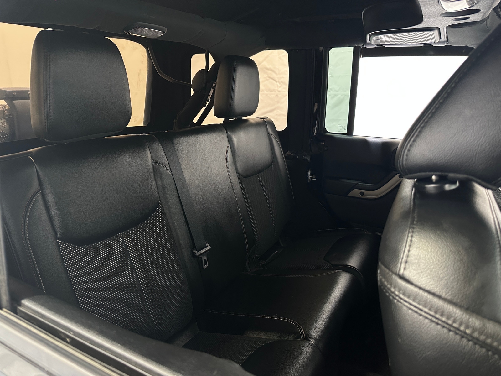 Thumbnail: 2016 Jeep Wrangler - 5
