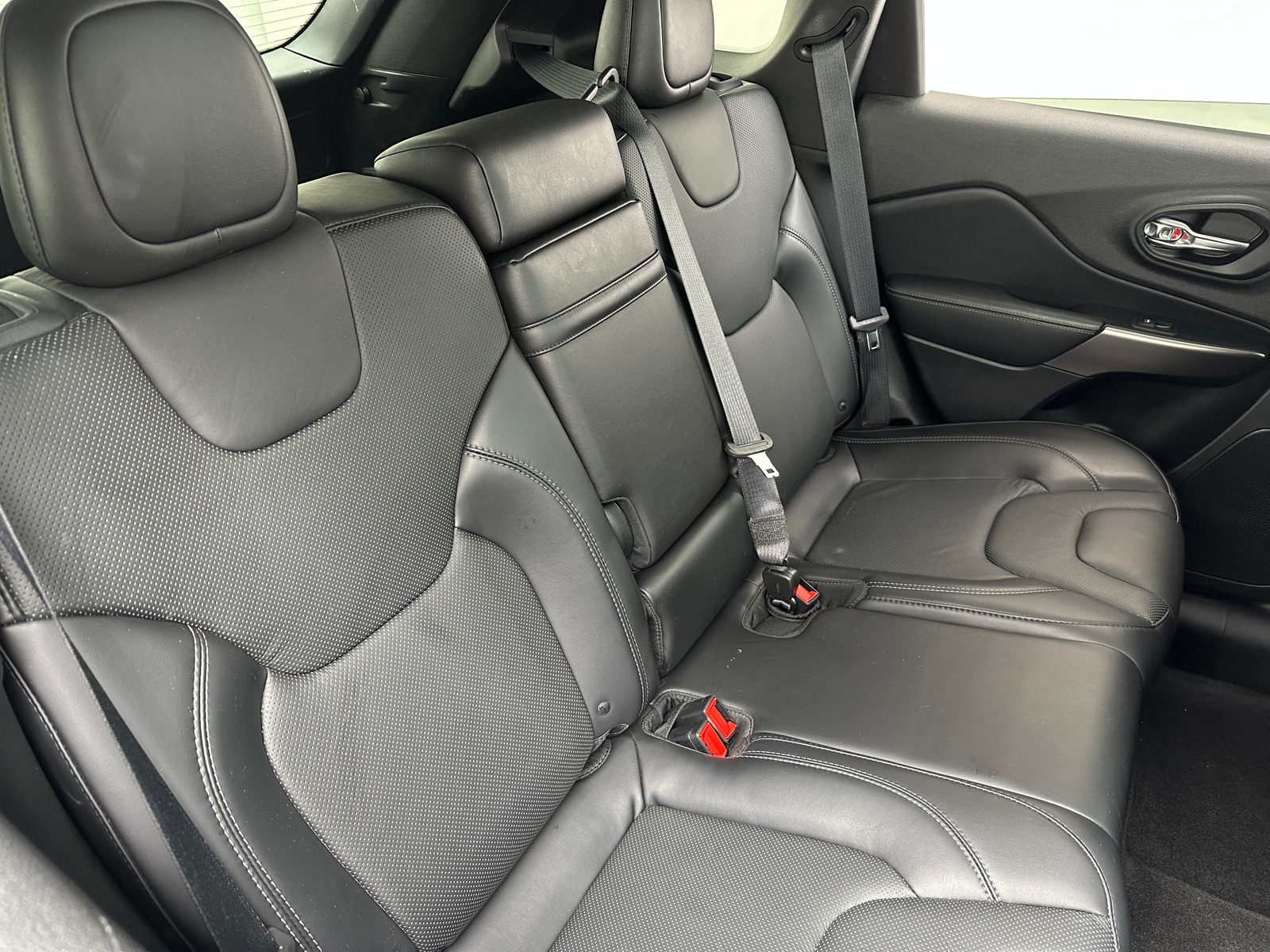 Thumbnail: 2019 Jeep Cherokee - 5