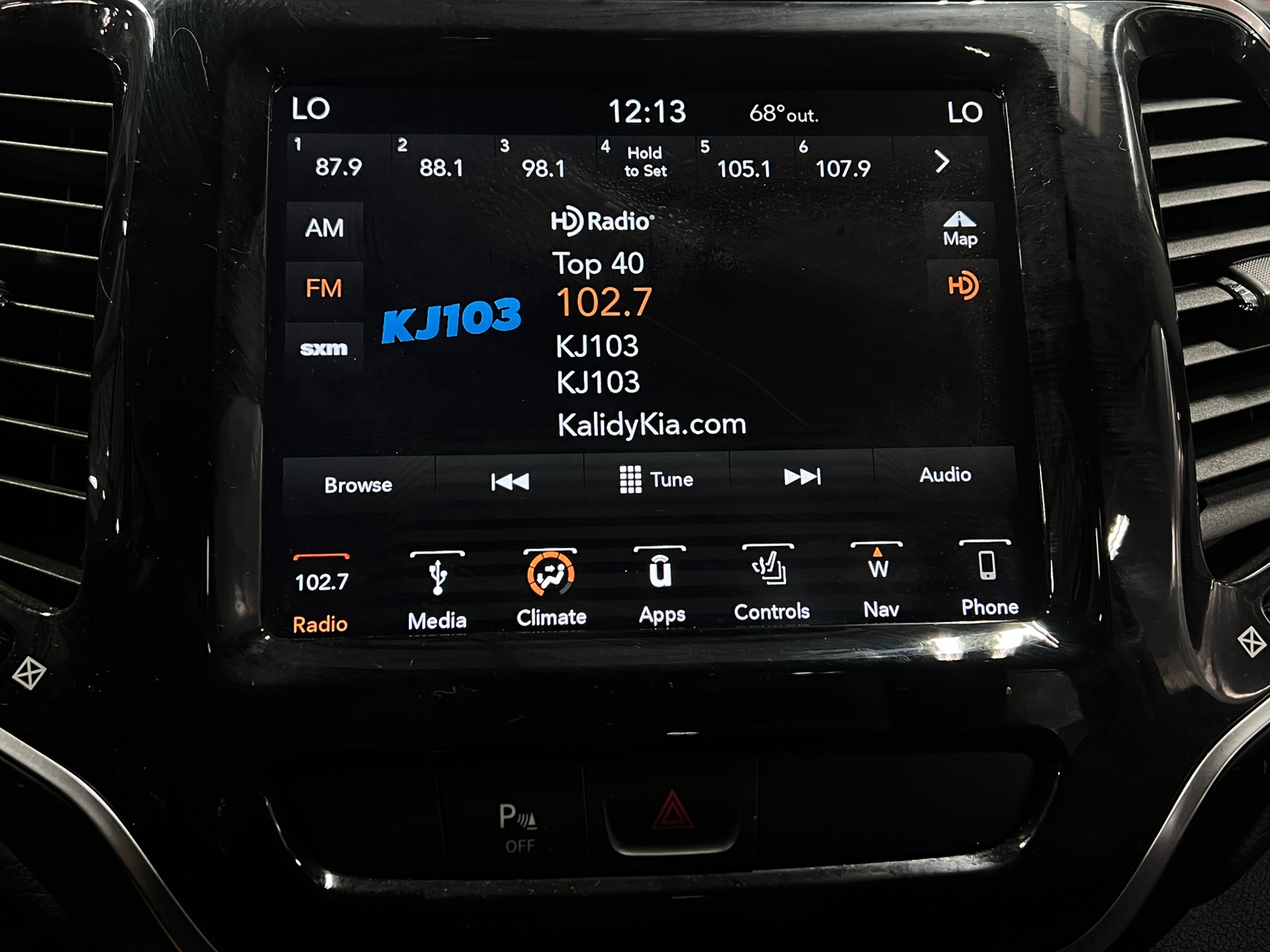 Thumbnail: 2019 Jeep Cherokee - 3