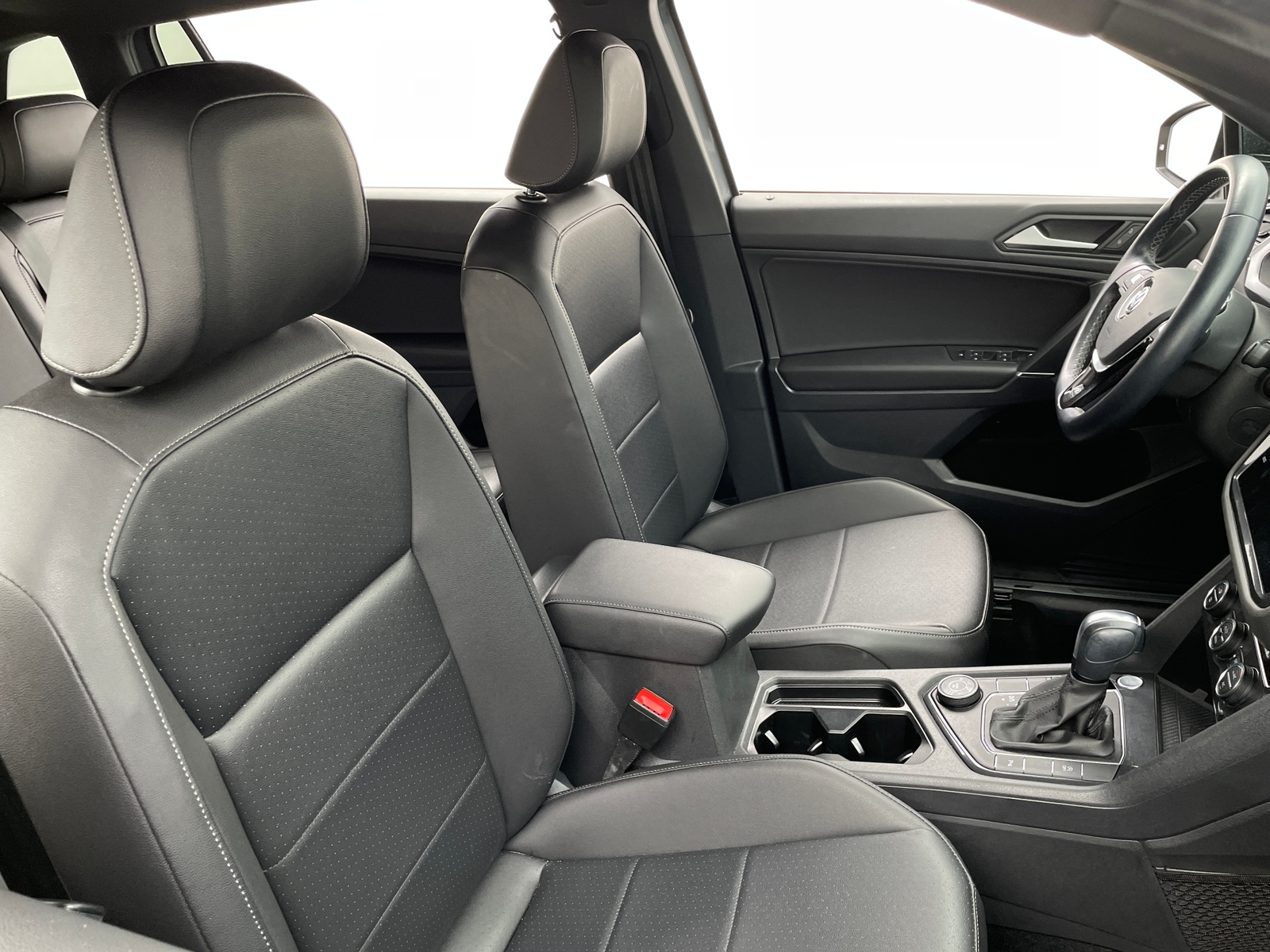 Thumbnail: 2020 Volkswagen Tiguan - 2