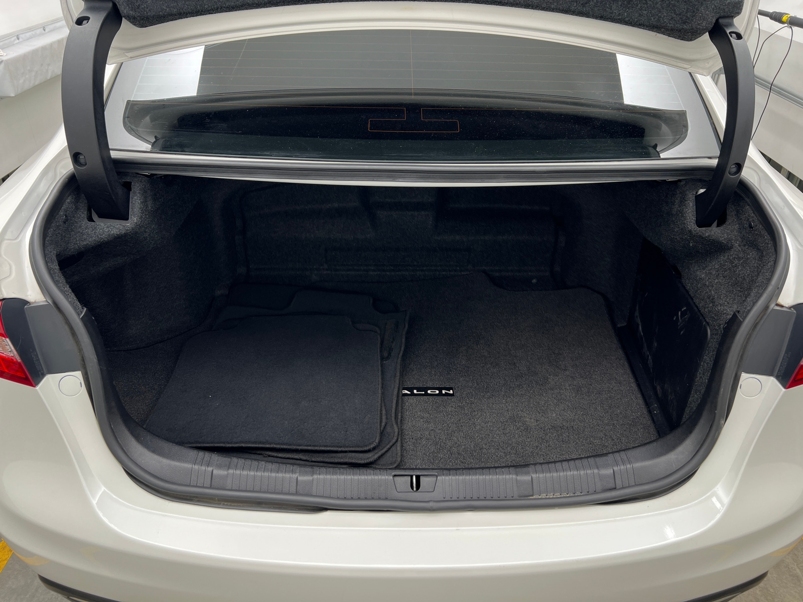 Thumbnail: 2014 Toyota Avalon - 6