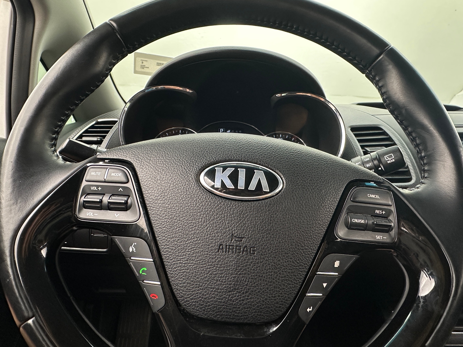 Thumbnail: 2017 Kia Forte - 4