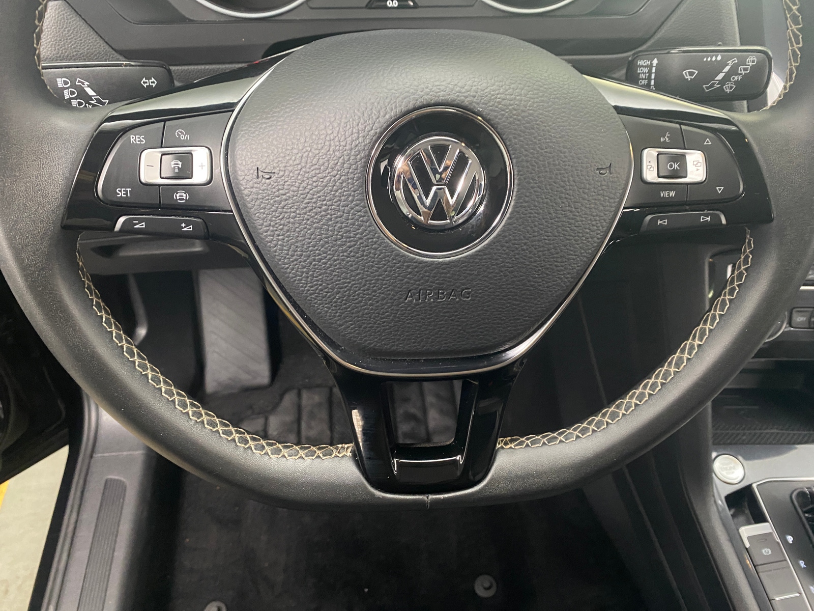 Thumbnail: 2021 Volkswagen Tiguan - 4