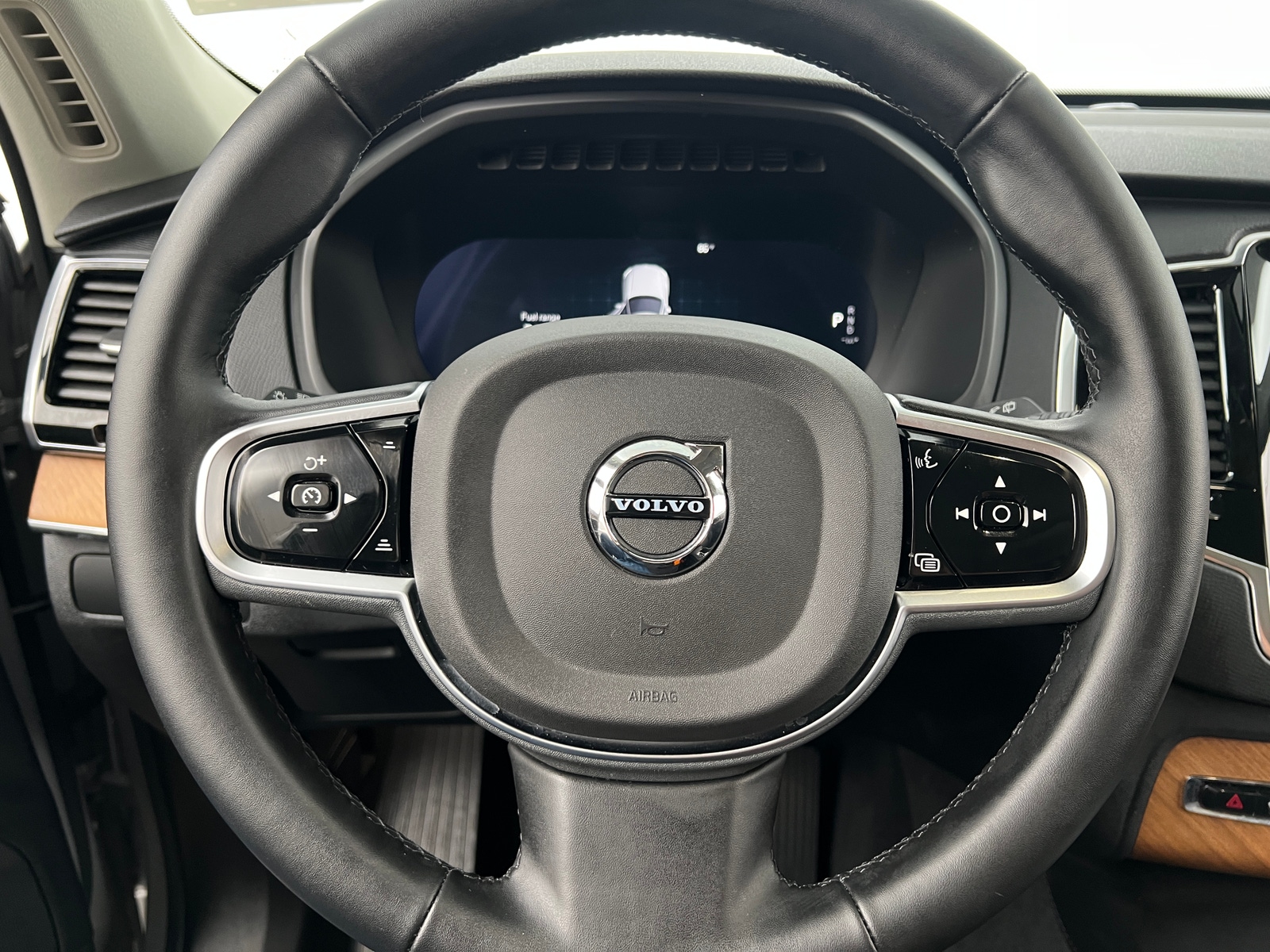 Thumbnail: 2025 Volvo XC90 - 4