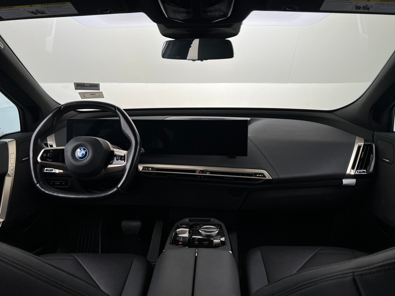 Thumbnail: 2025 BMW iX - 2