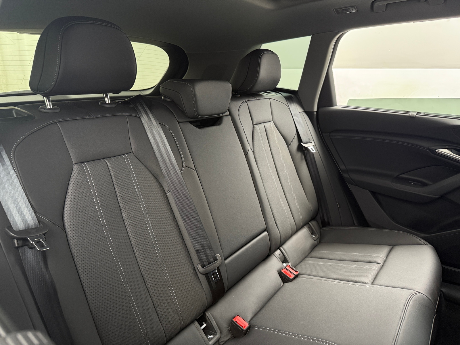 Thumbnail: 2025 Audi Q6 e-tron - 5