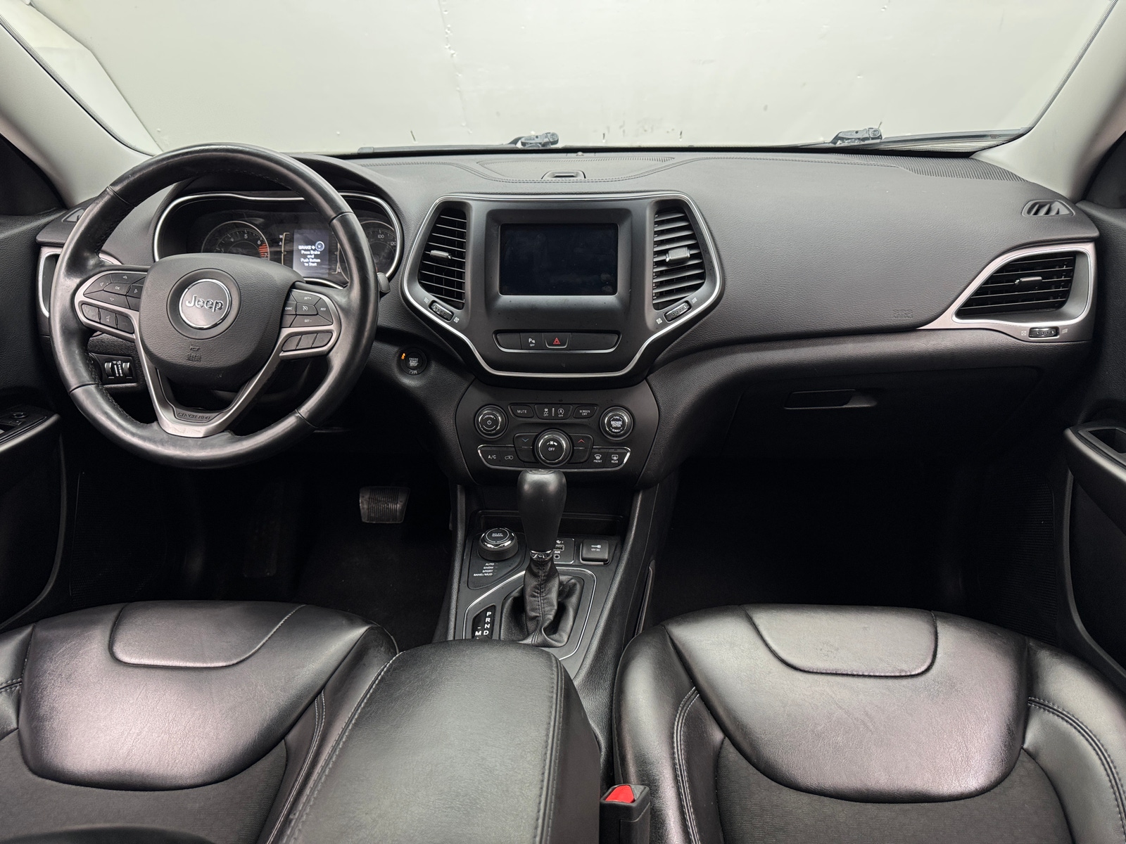 Thumbnail: 2019 Jeep Cherokee - 3