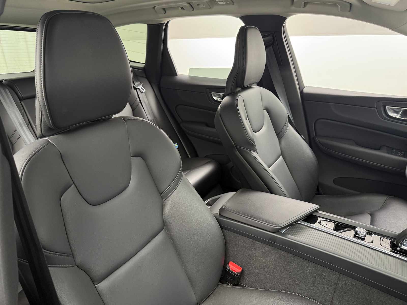 Thumbnail: 2025 Volvo XC60 - 2