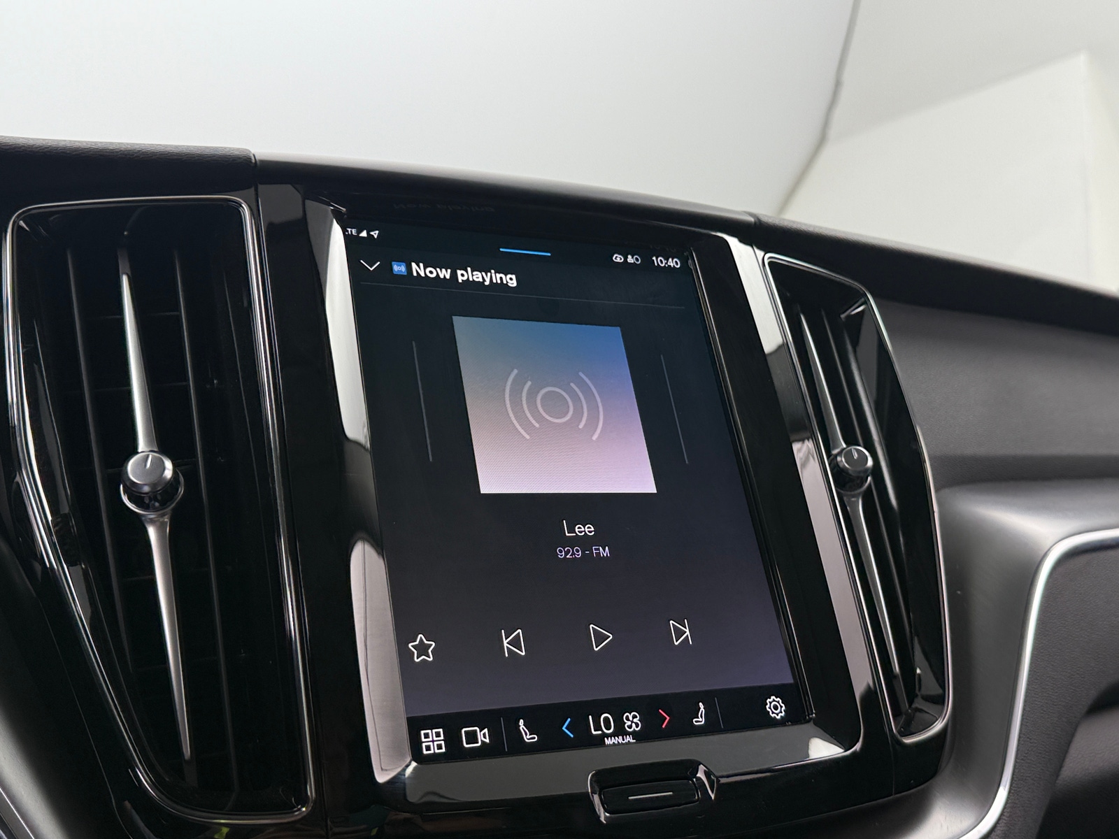 Thumbnail: 2025 Volvo XC60 - 4