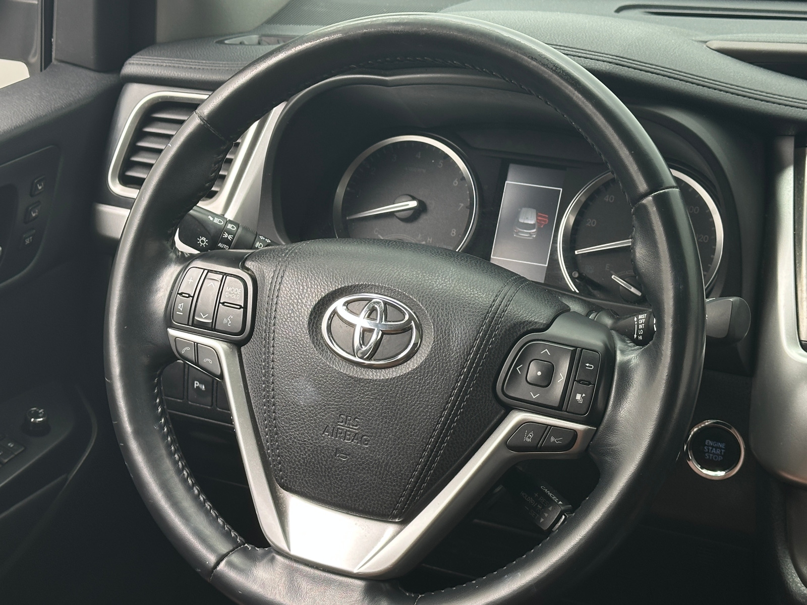 Thumbnail: 2018 Toyota Highlander - 4