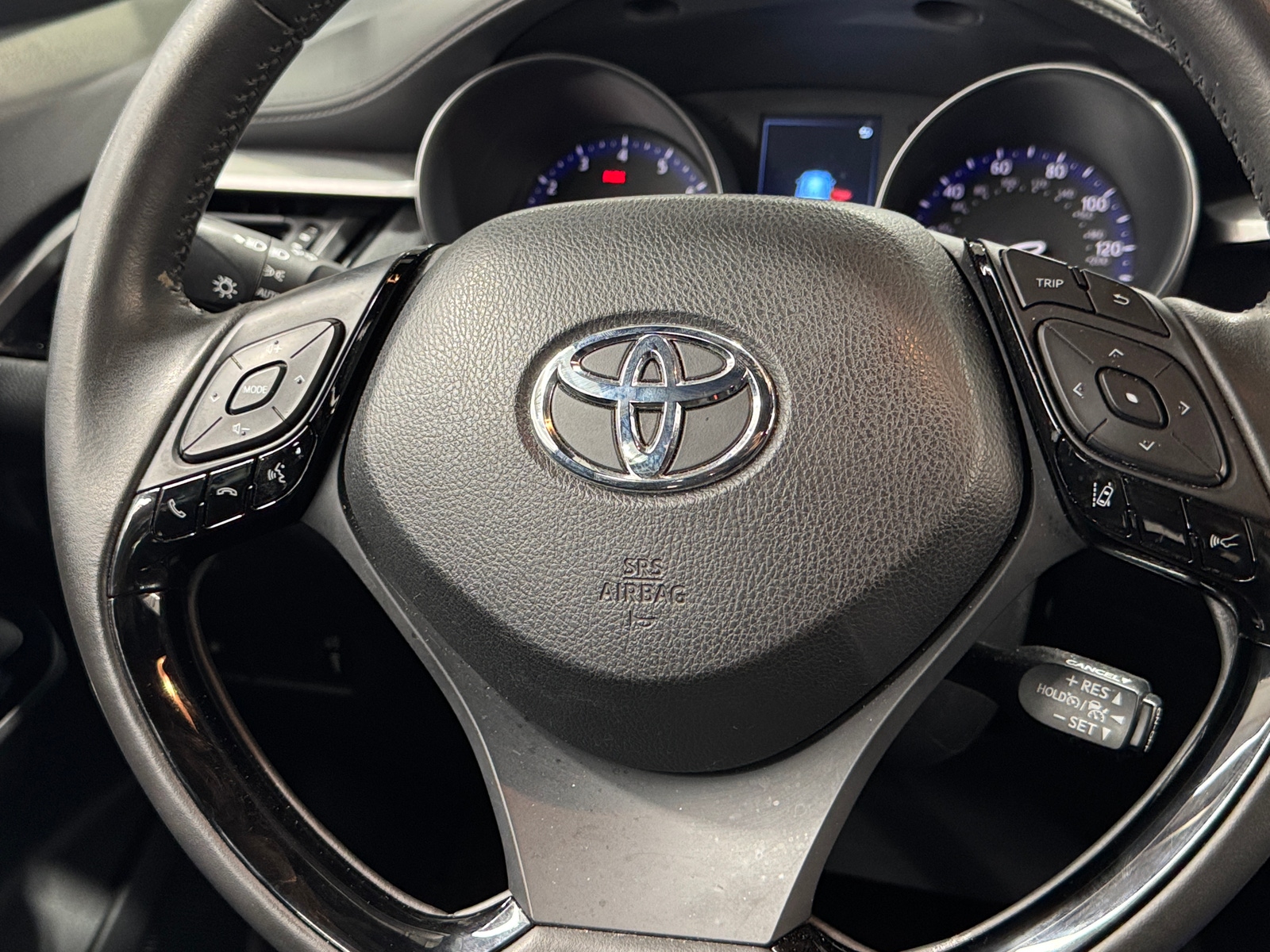 Thumbnail: 2022 Toyota C-HR - 5