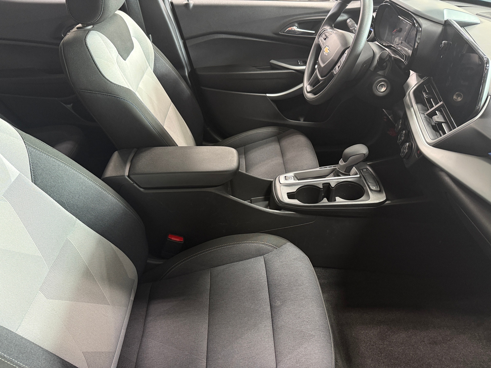 Thumbnail: 2025 Chevrolet Trax - 2