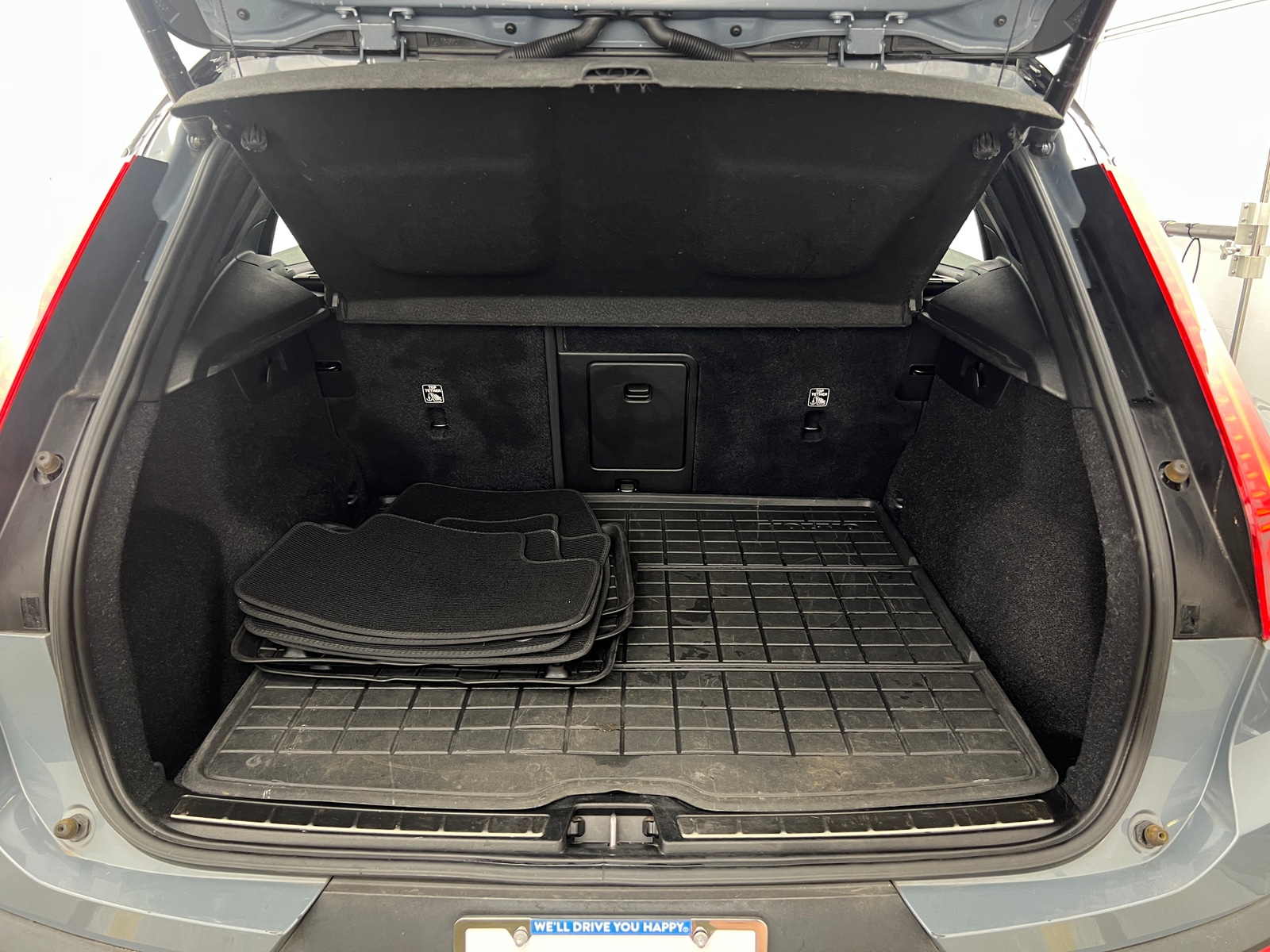 Thumbnail: 2021 Volvo XC40 - 6