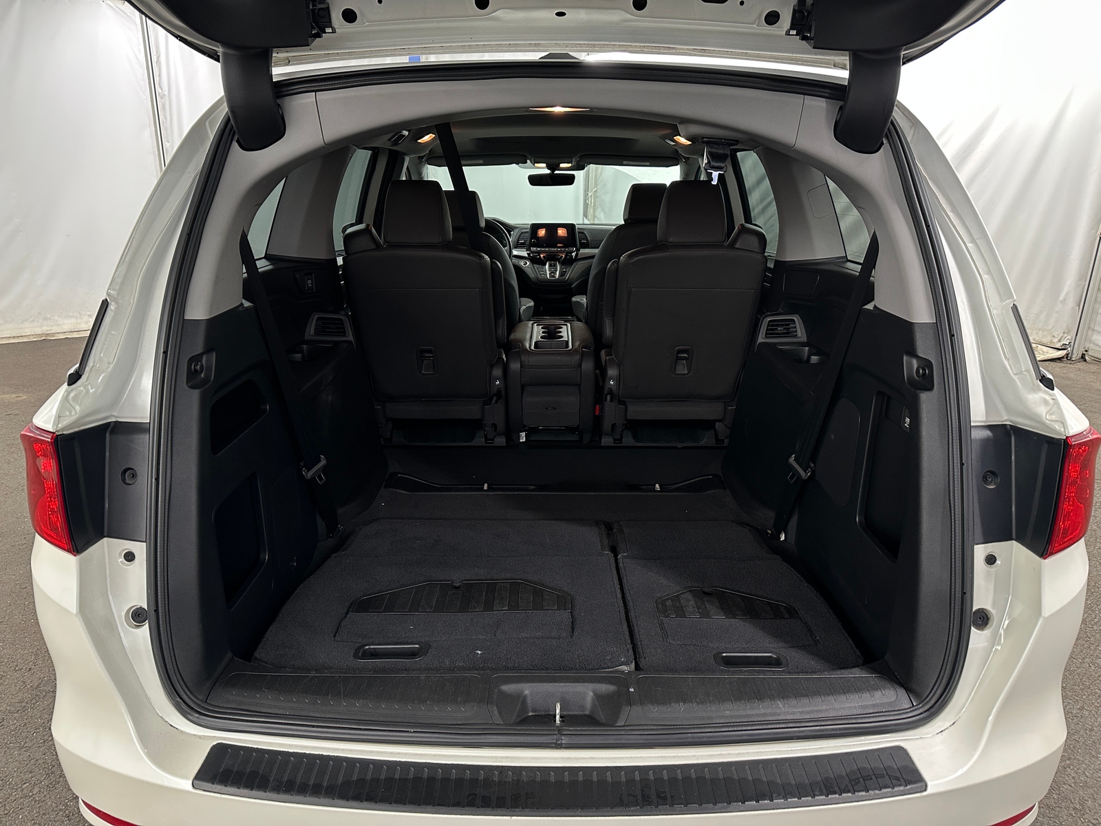 Thumbnail: 2018 Honda Odyssey - 6