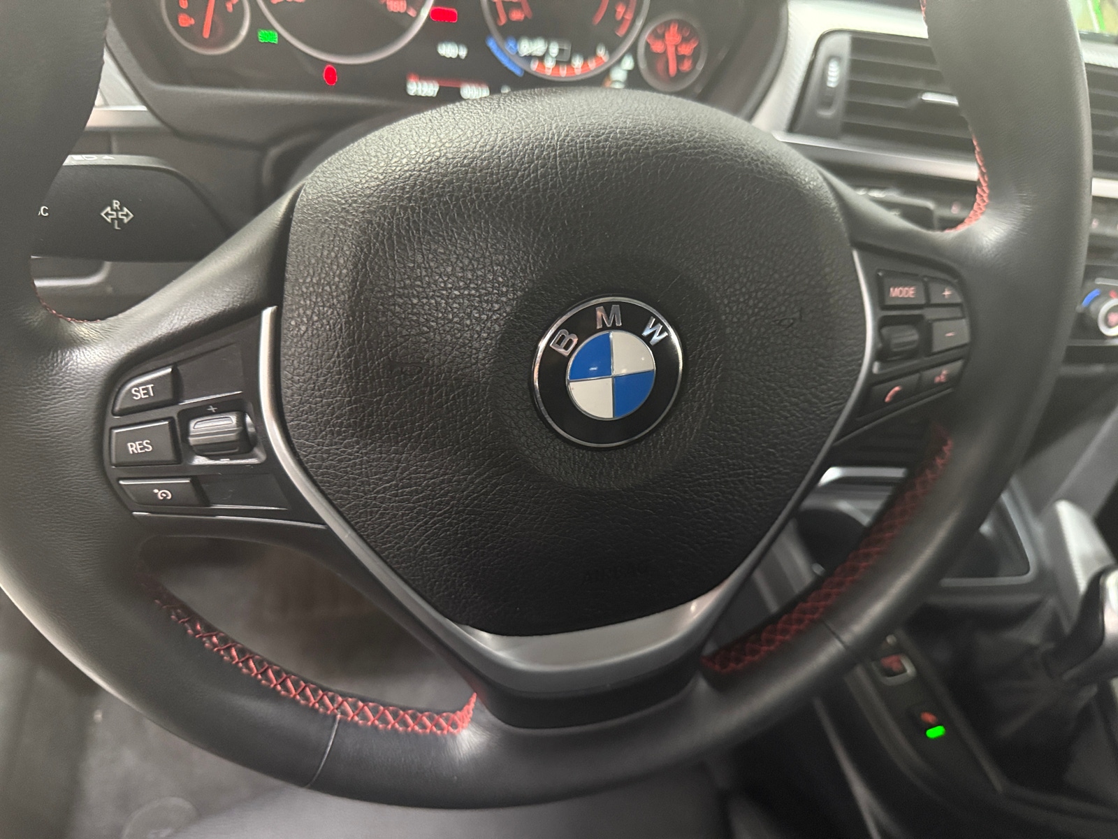 Thumbnail: 2018 BMW 3 Series - 4