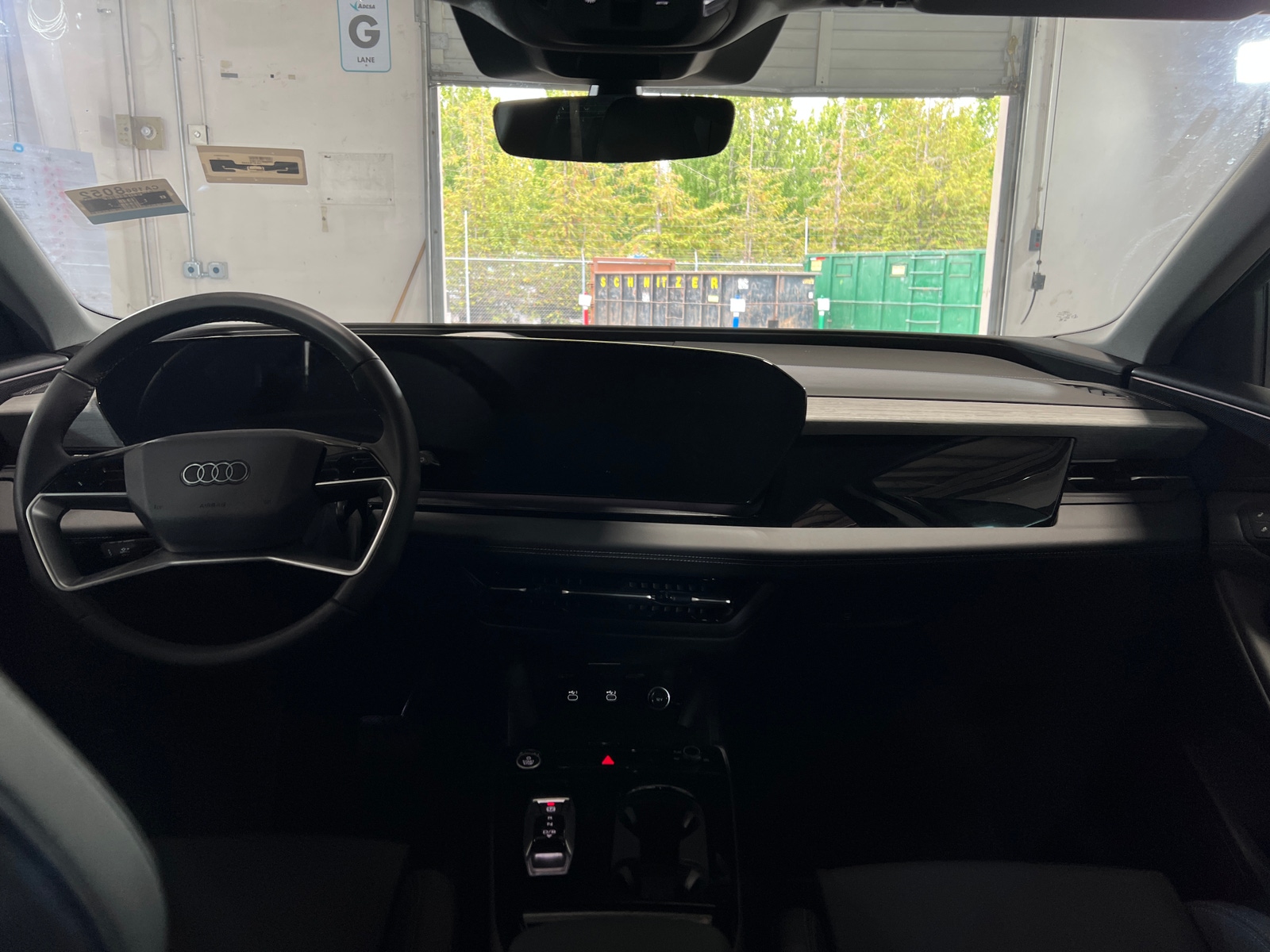 Thumbnail: 2025 Audi Q6 e-tron - 2