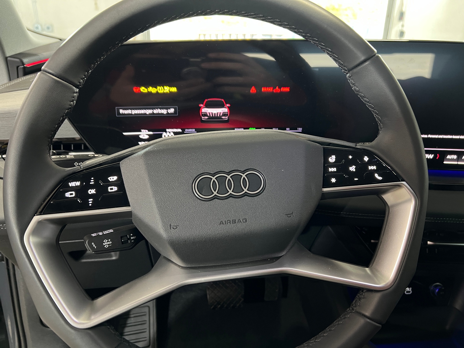Thumbnail: 2025 Audi Q6 e-tron - 4