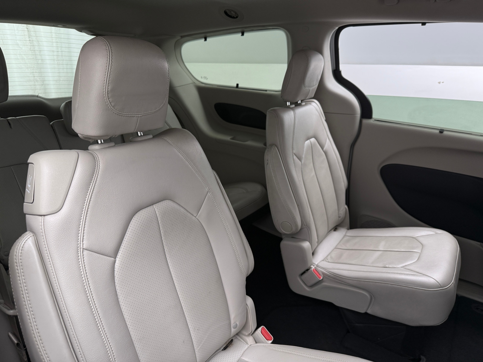 Thumbnail: 2021 Chrysler Pacifica - 5