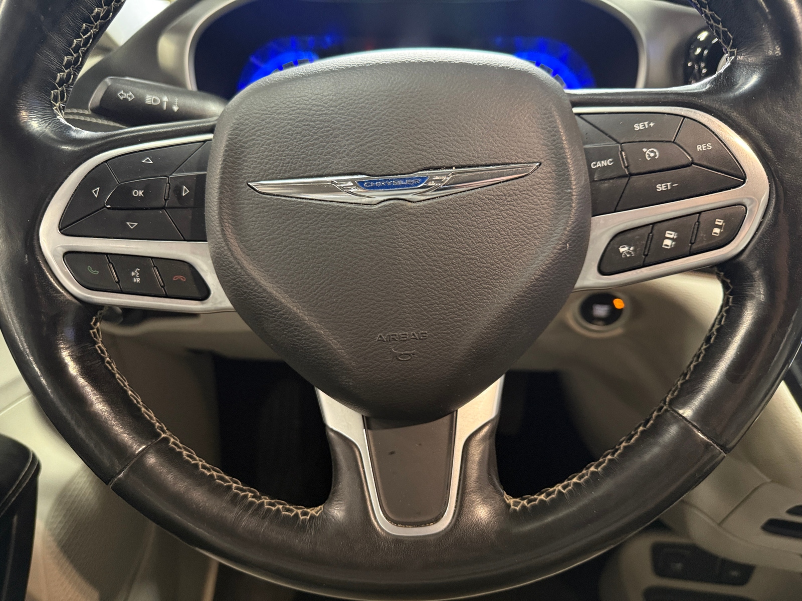 Thumbnail: 2021 Chrysler Pacifica - 4