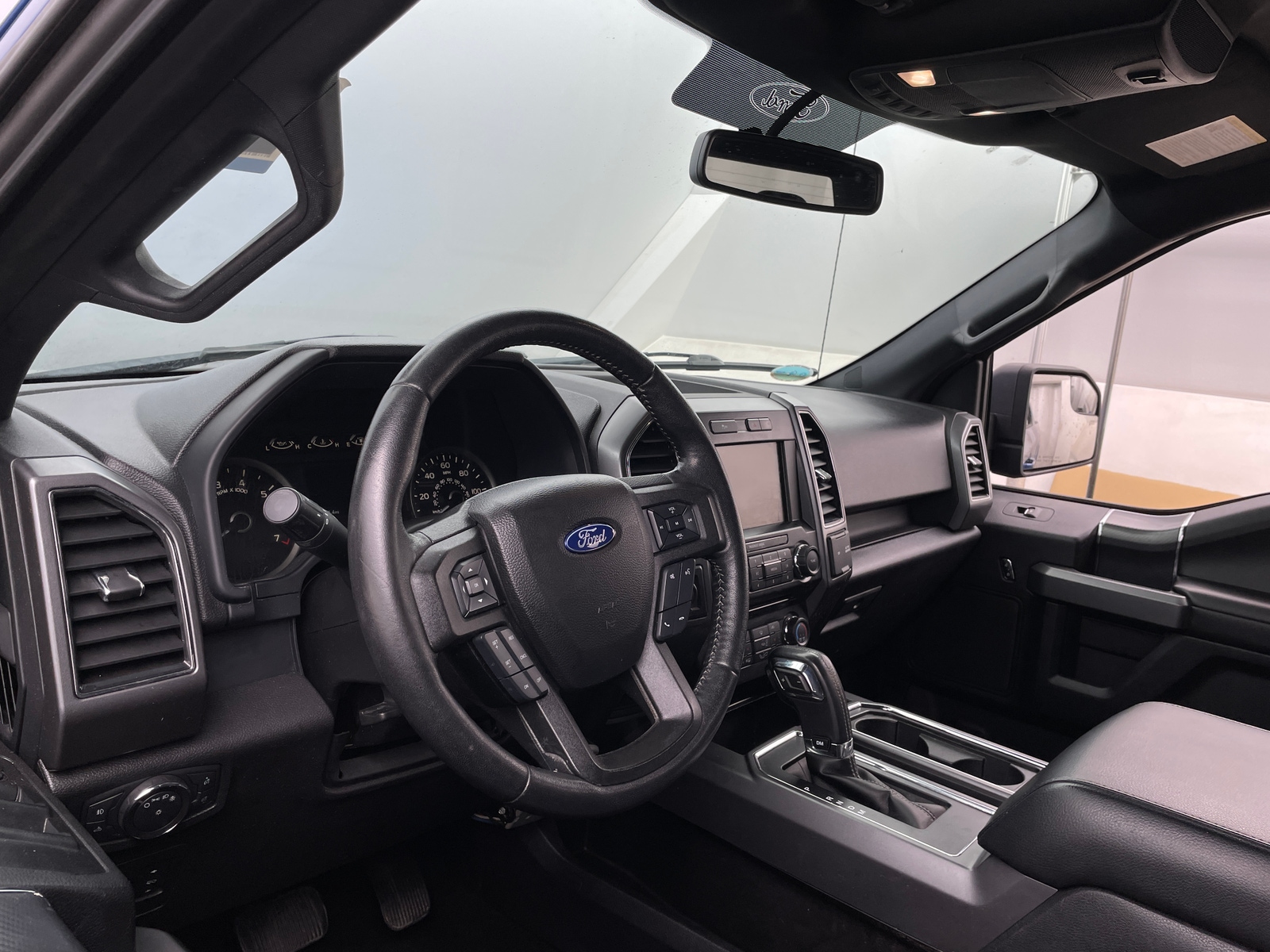 Thumbnail: 2018 Ford Econoline - 3