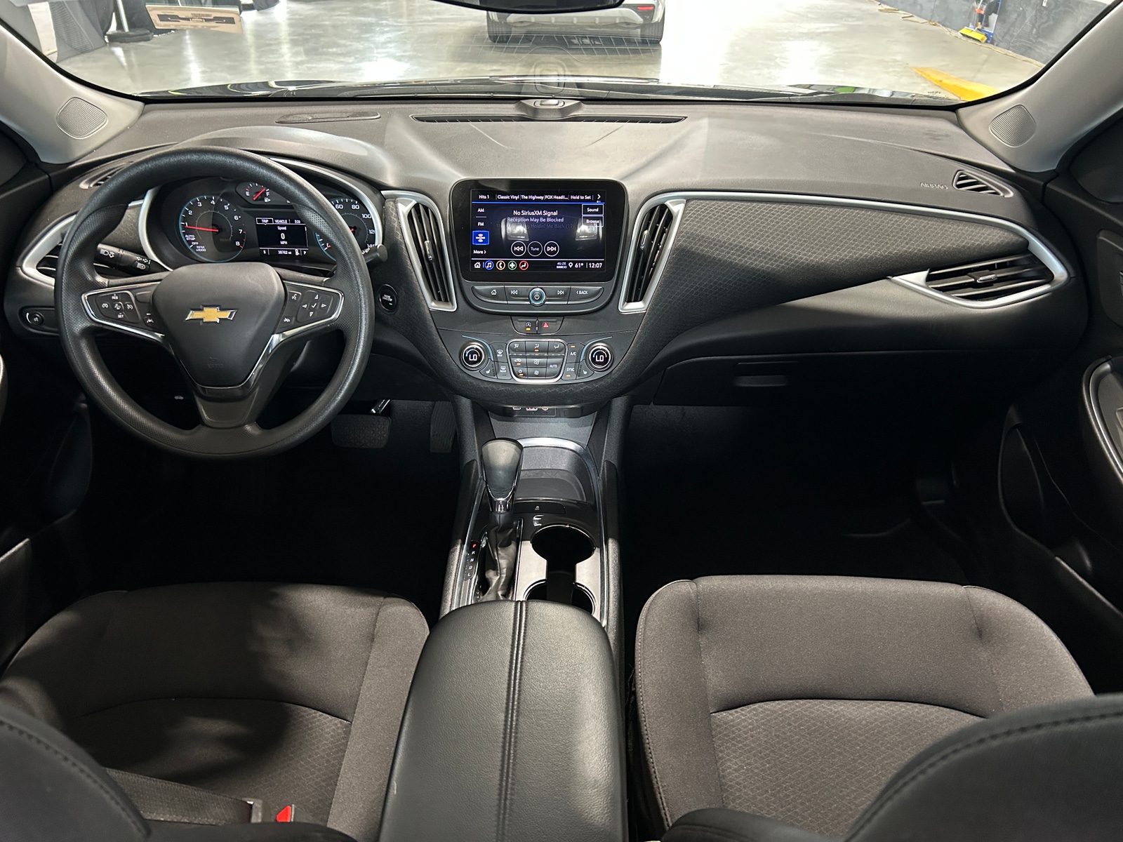 Thumbnail: 2023 Chevrolet Malibu - 3