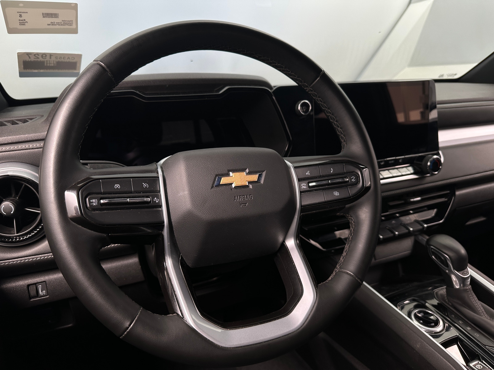 Thumbnail: 2023 Chevrolet Colorado - 5