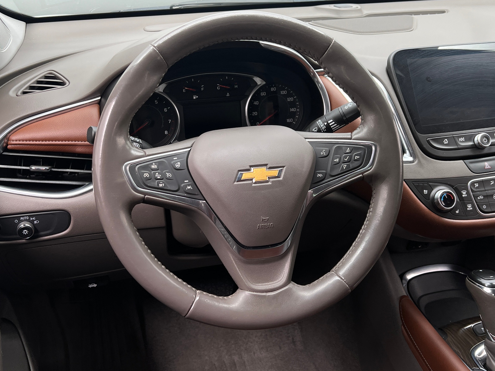 Thumbnail: 2018 Chevrolet Malibu - 4