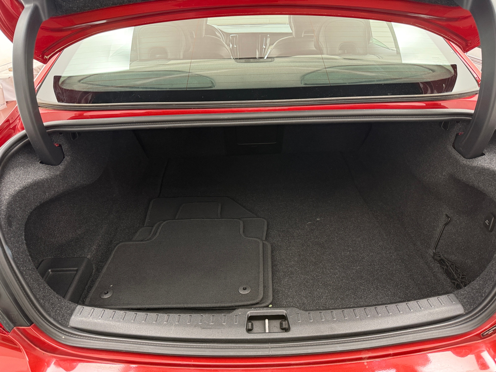 Thumbnail: 2019 Volvo S60 - 6
