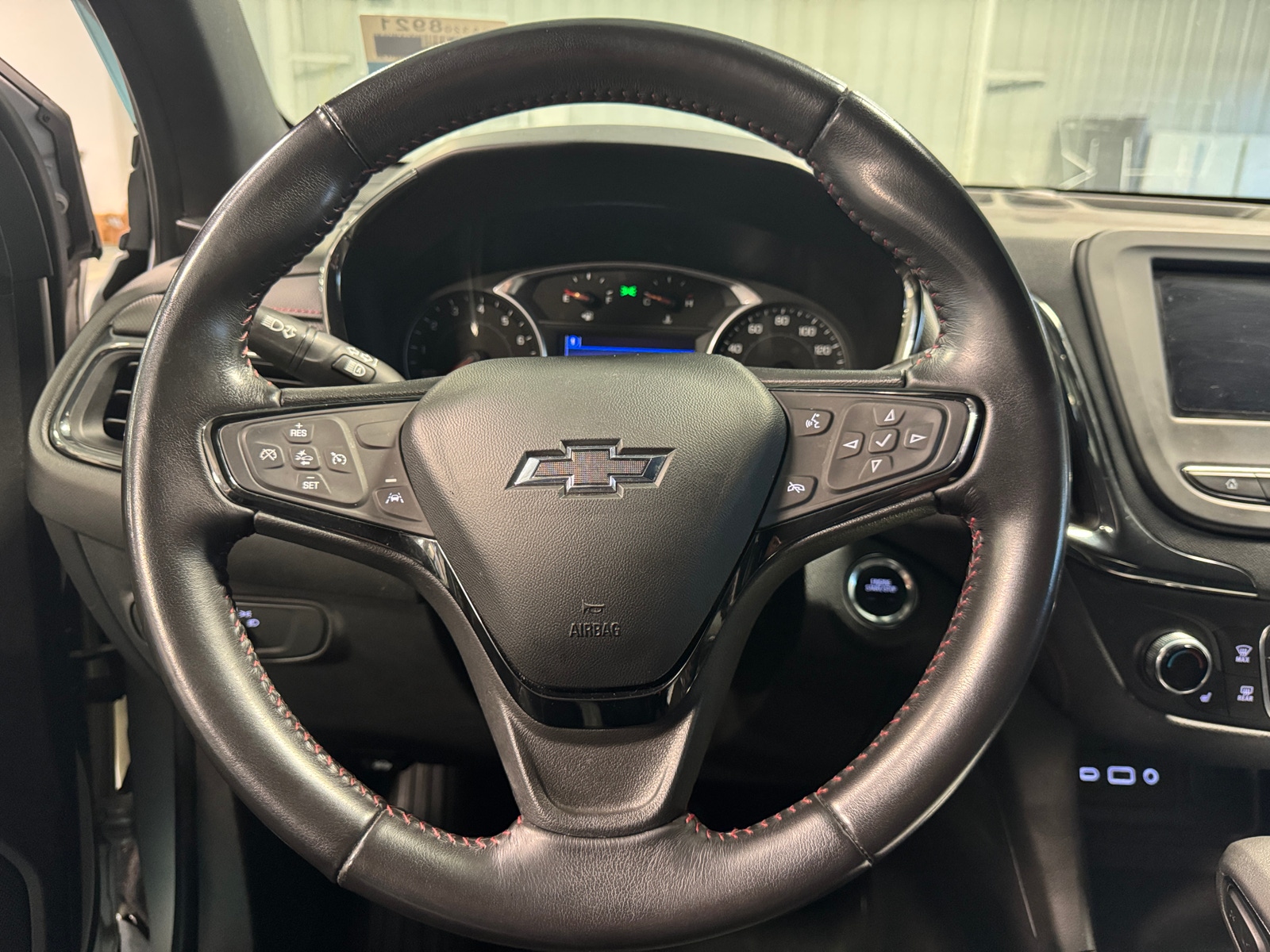 Thumbnail: 2022 Chevrolet Equinox - 5