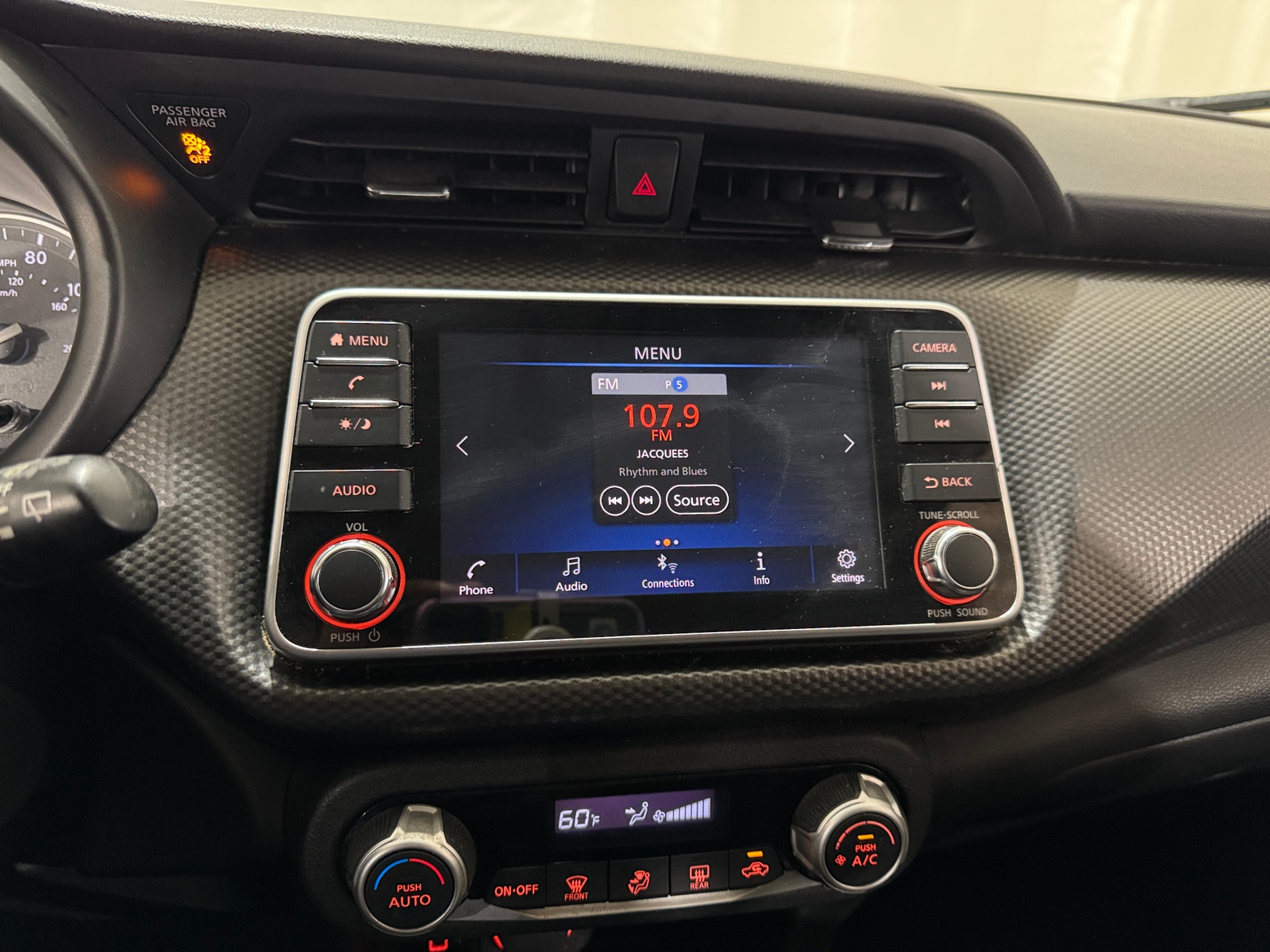 Thumbnail: 2019 Nissan Kicks - 4
