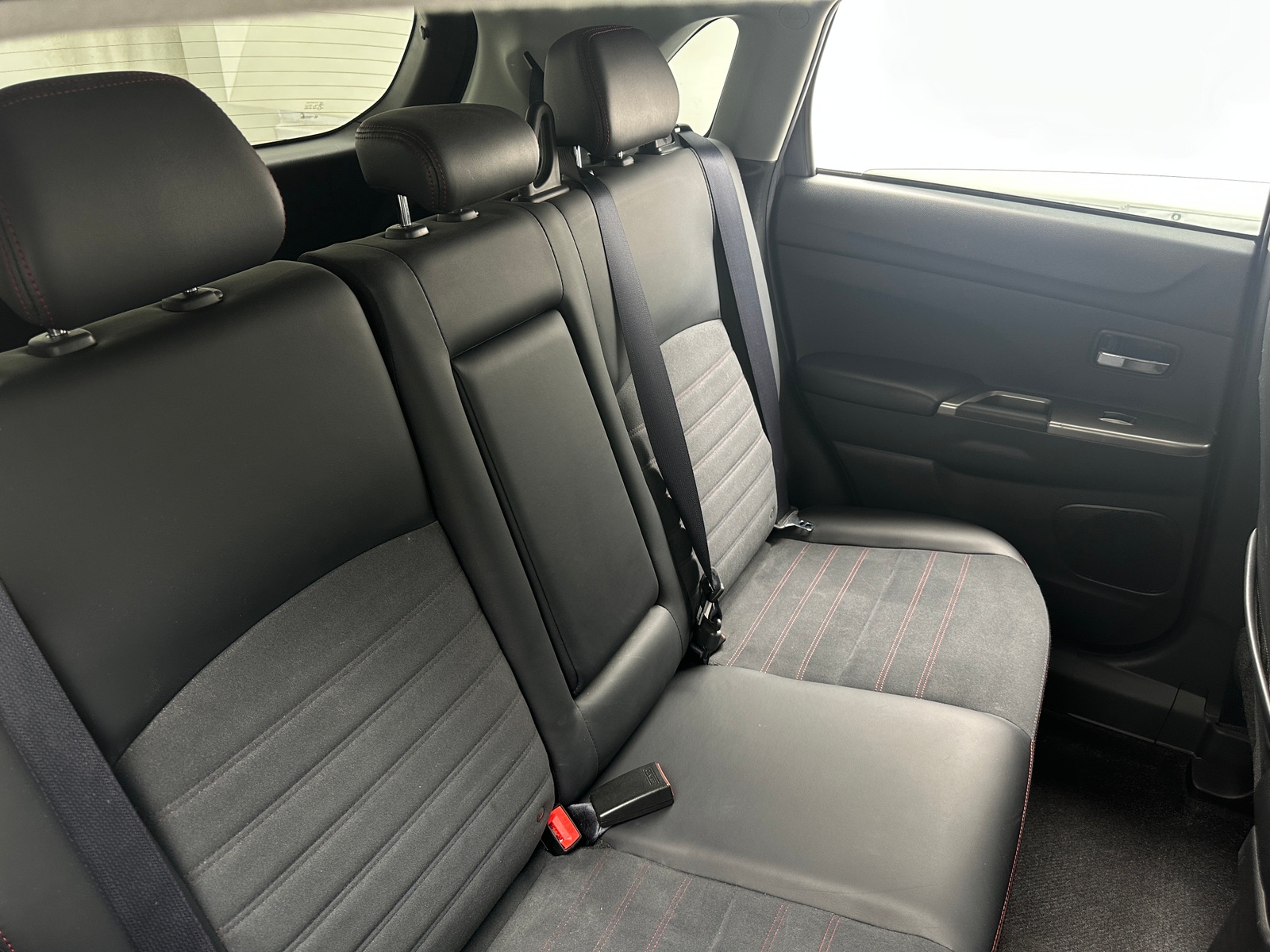 Thumbnail: 2024 Mitsubishi Outlander Sport - 5