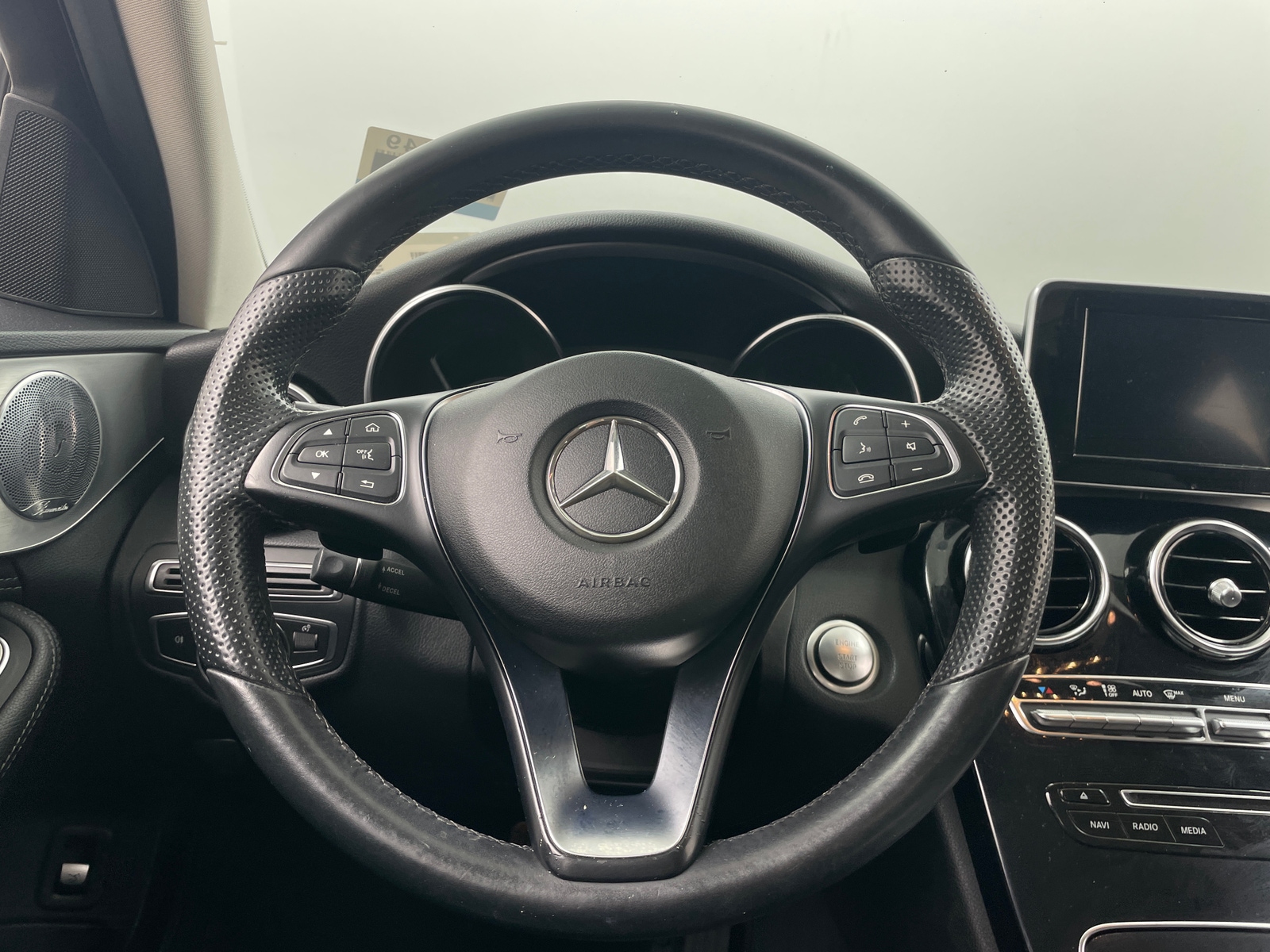 Thumbnail: 2015 Mercedes-Benz C-Class - 4