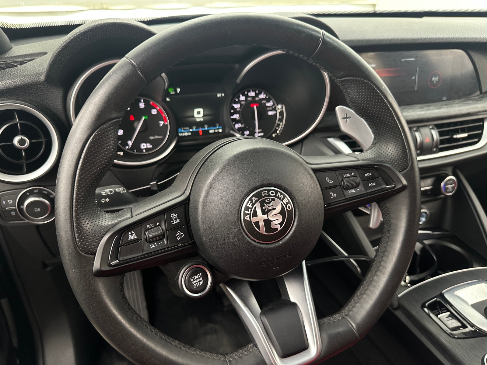 Thumbnail: 2023 Alfa Romeo Stelvio - 4