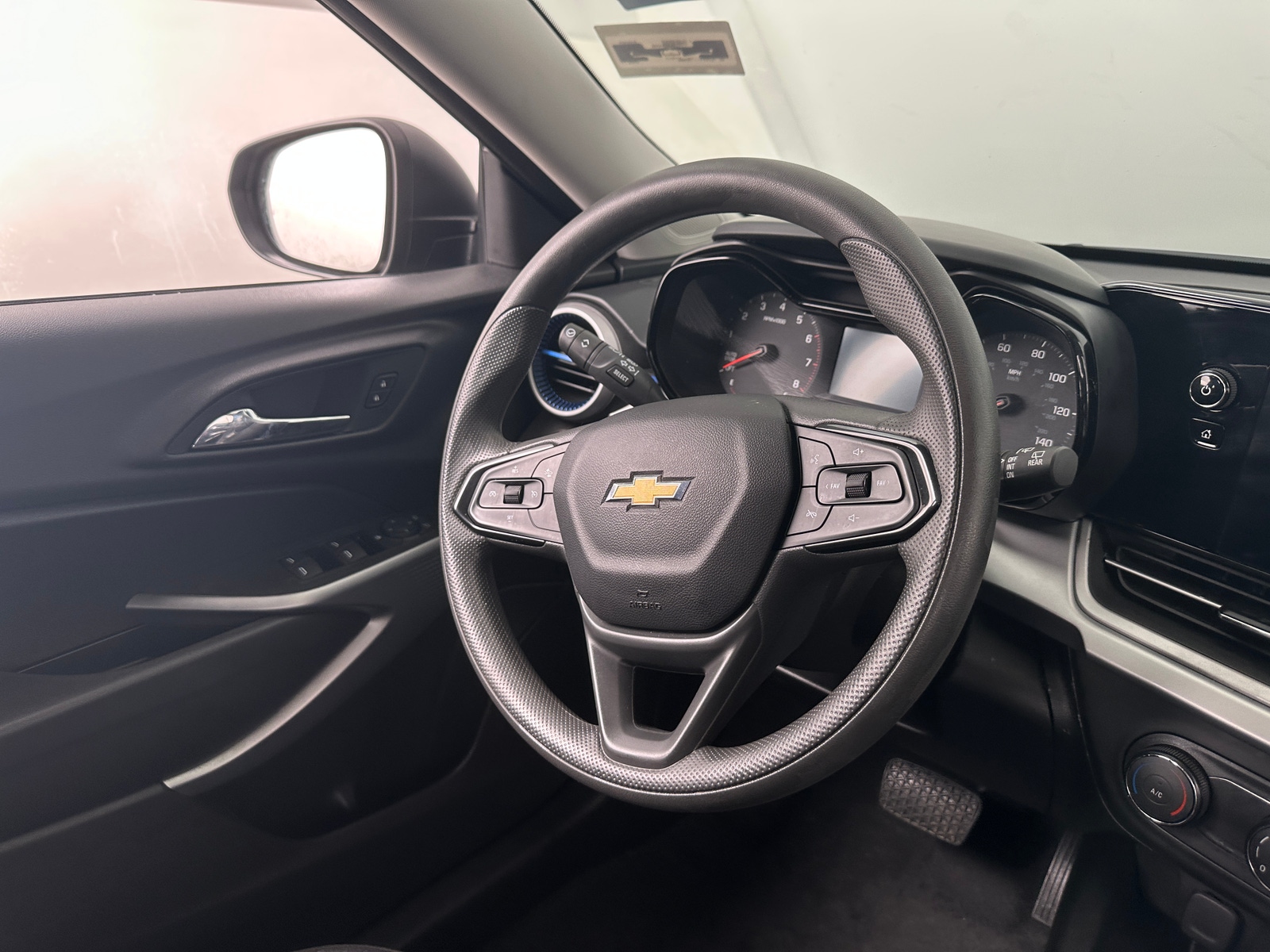 Thumbnail: 2025 Chevrolet Trax - 5