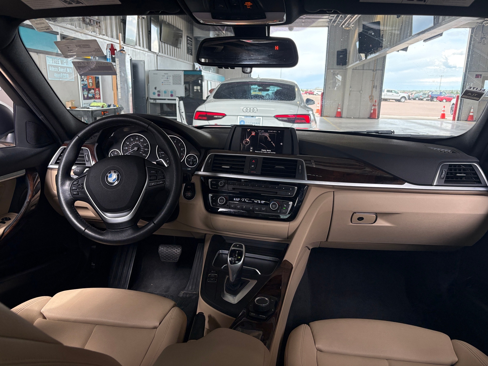 Thumbnail: 2017 BMW 3 Series - 2