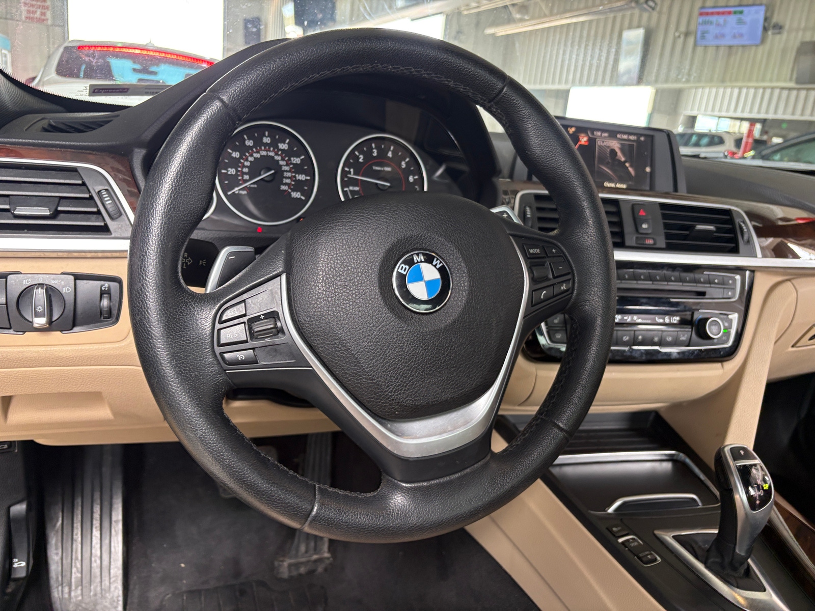 Thumbnail: 2017 BMW 3 Series - 4