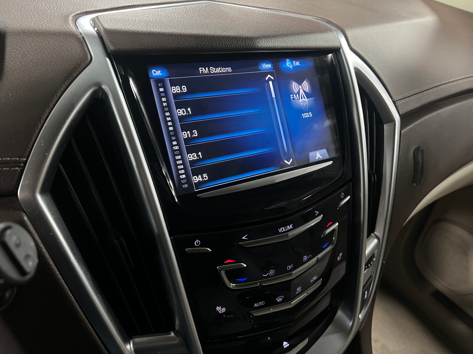 Thumbnail: 2016 Cadillac SRX - 3