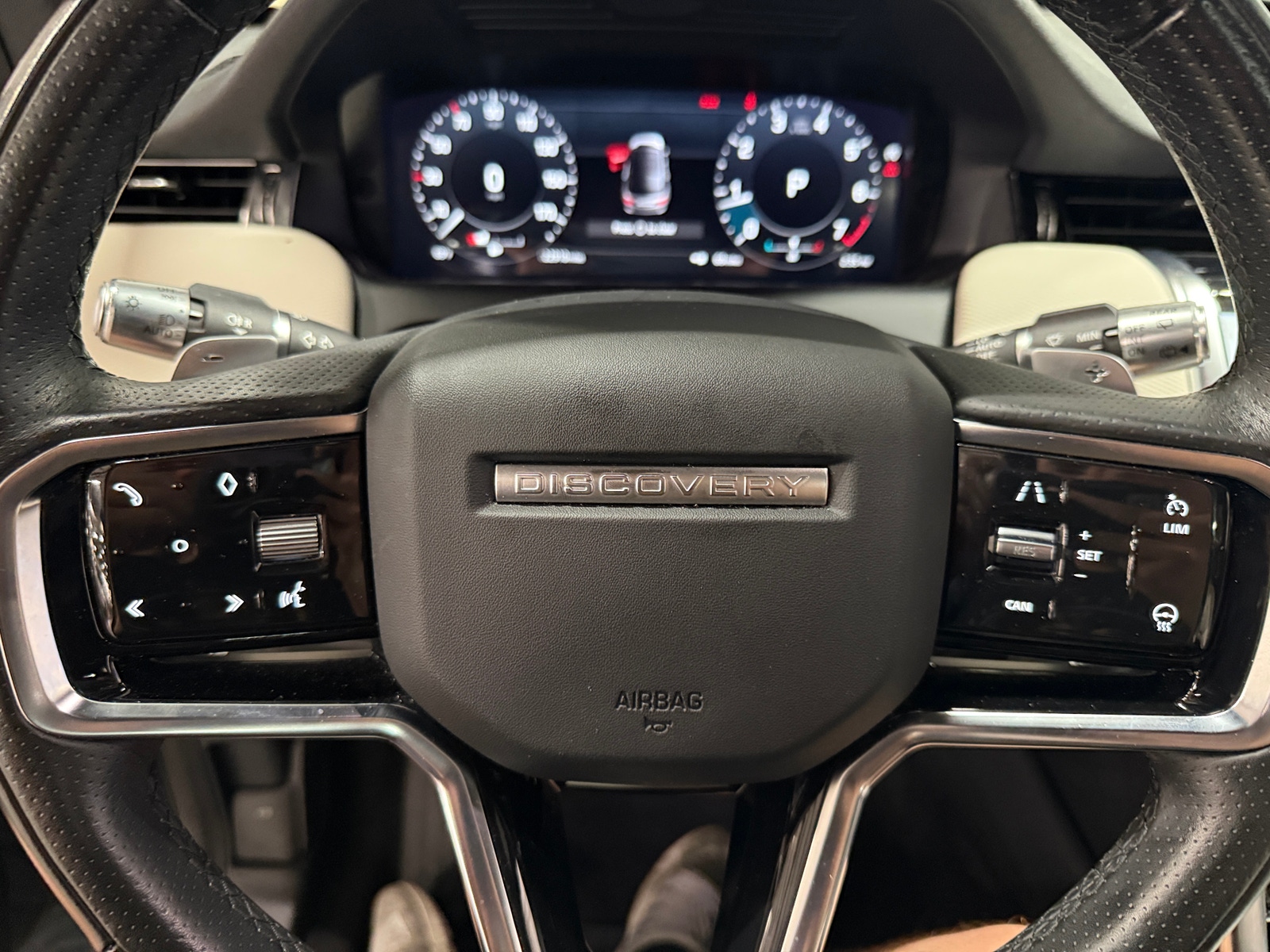 Thumbnail: 2021 Land Rover Discovery Sport - 4