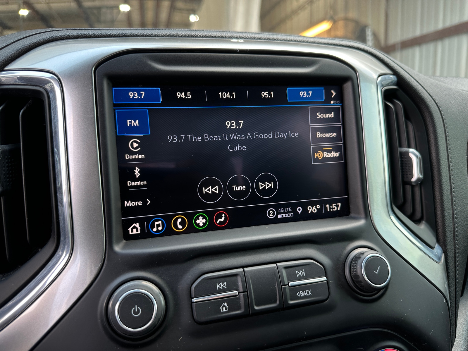 Thumbnail: 2021 Chevrolet Silverado 1500 - 4