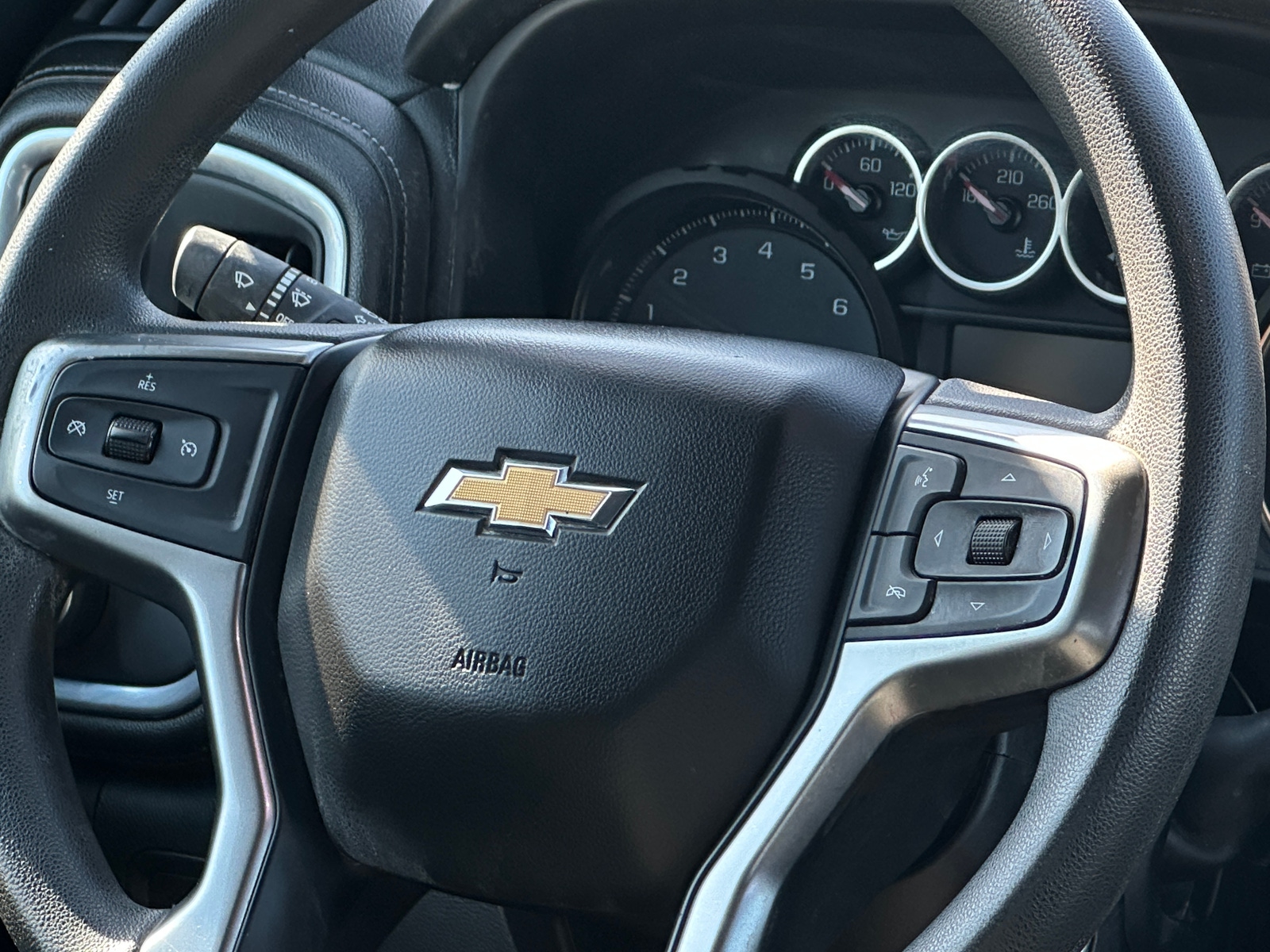 Thumbnail: 2020 Chevrolet Silverado 1500 - 5