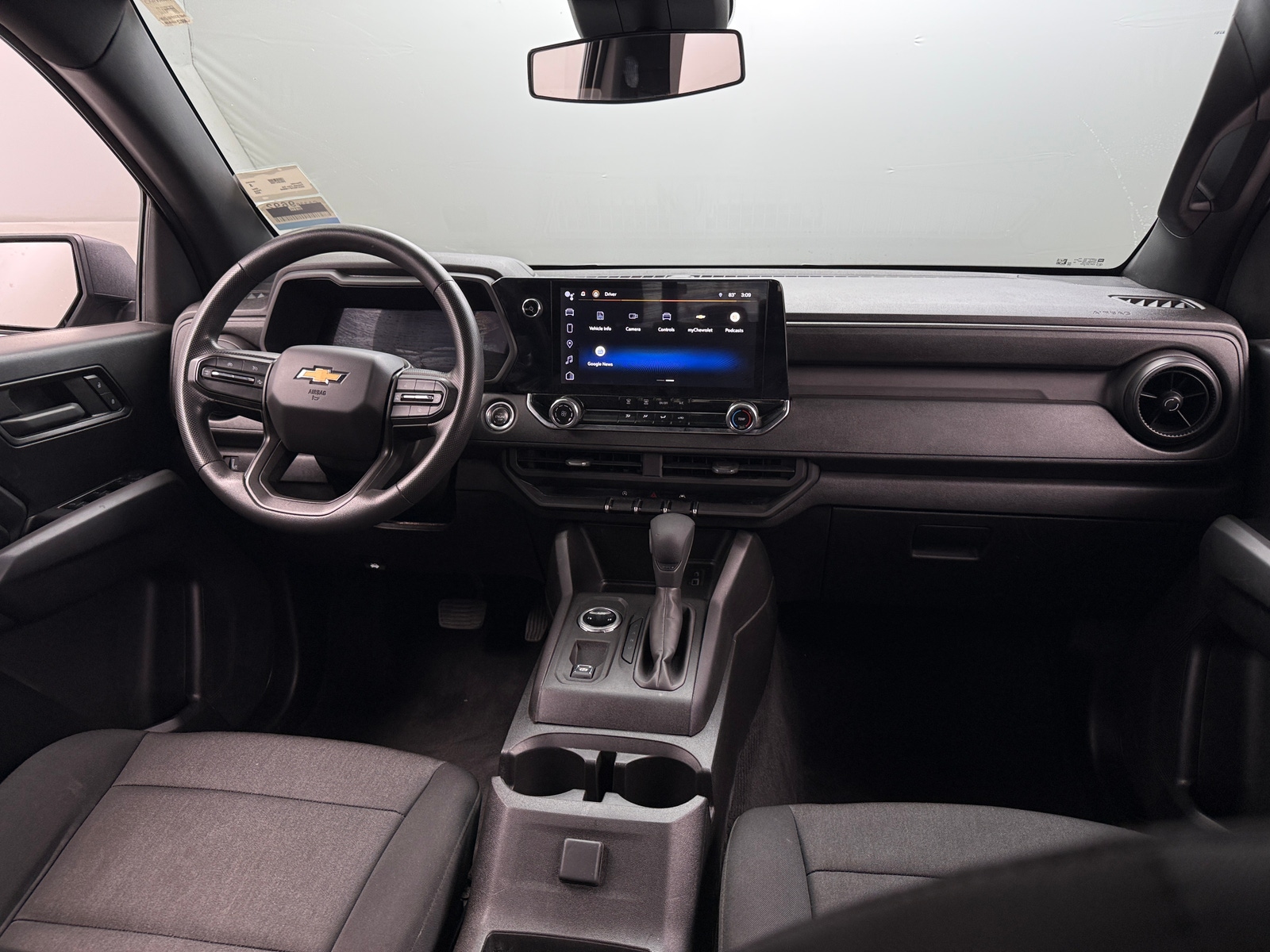 Thumbnail: 2023 Chevrolet Colorado - 3