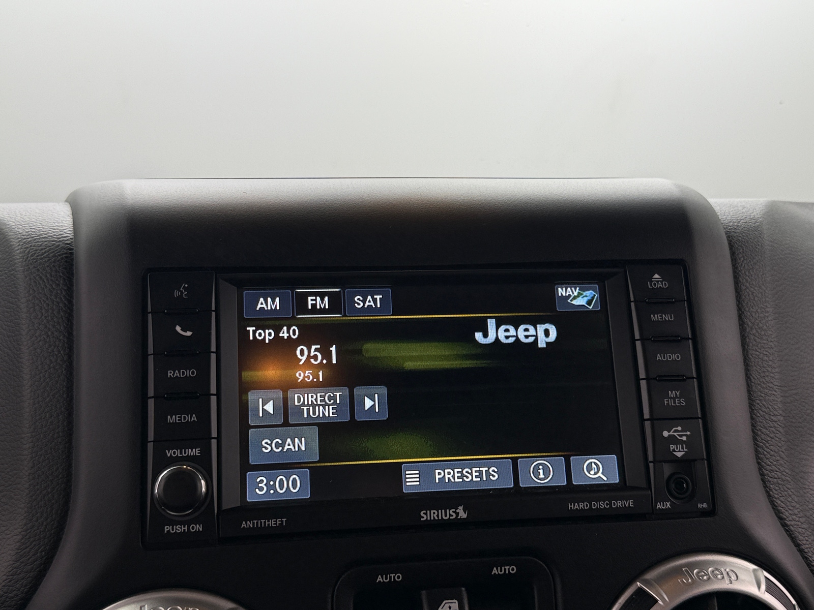 Thumbnail: 2017 Jeep Wrangler - 3