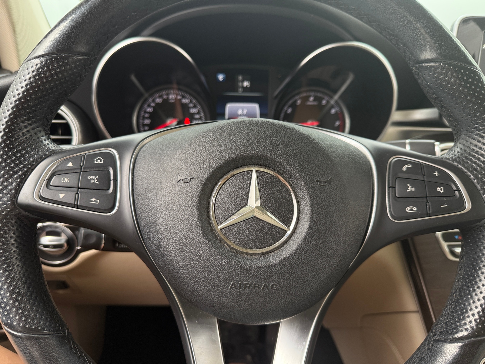 Thumbnail: 2019 Mercedes-Benz GLC - 4