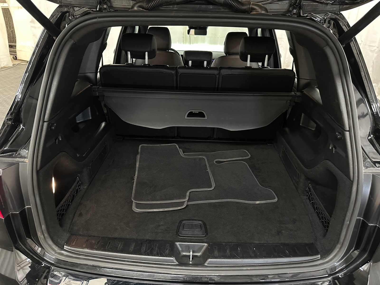 Thumbnail: 2024 Mercedes-Benz GLB - 6